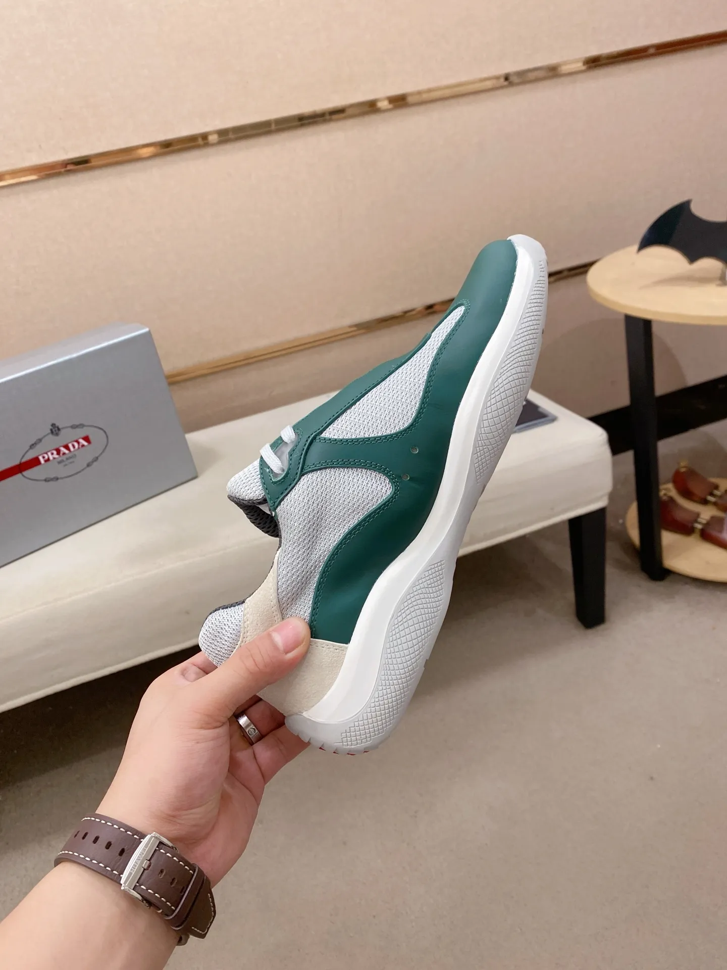 Men's shoes 💰 580💰 ✔️✔️✔️High version High-quality new PRADA (Prada) counters are launched simultaneously, new men's shoes, 😘fabrics are selected from first-layer cowhide fabrics. Lining: Imported cowhide leather lining. 👍🏿High-end☄️Open-molded non-slip rubber outsole, exquisite lines, simple and elegant, comfortable and high-end for leisure travel. Code number: 38 to 45